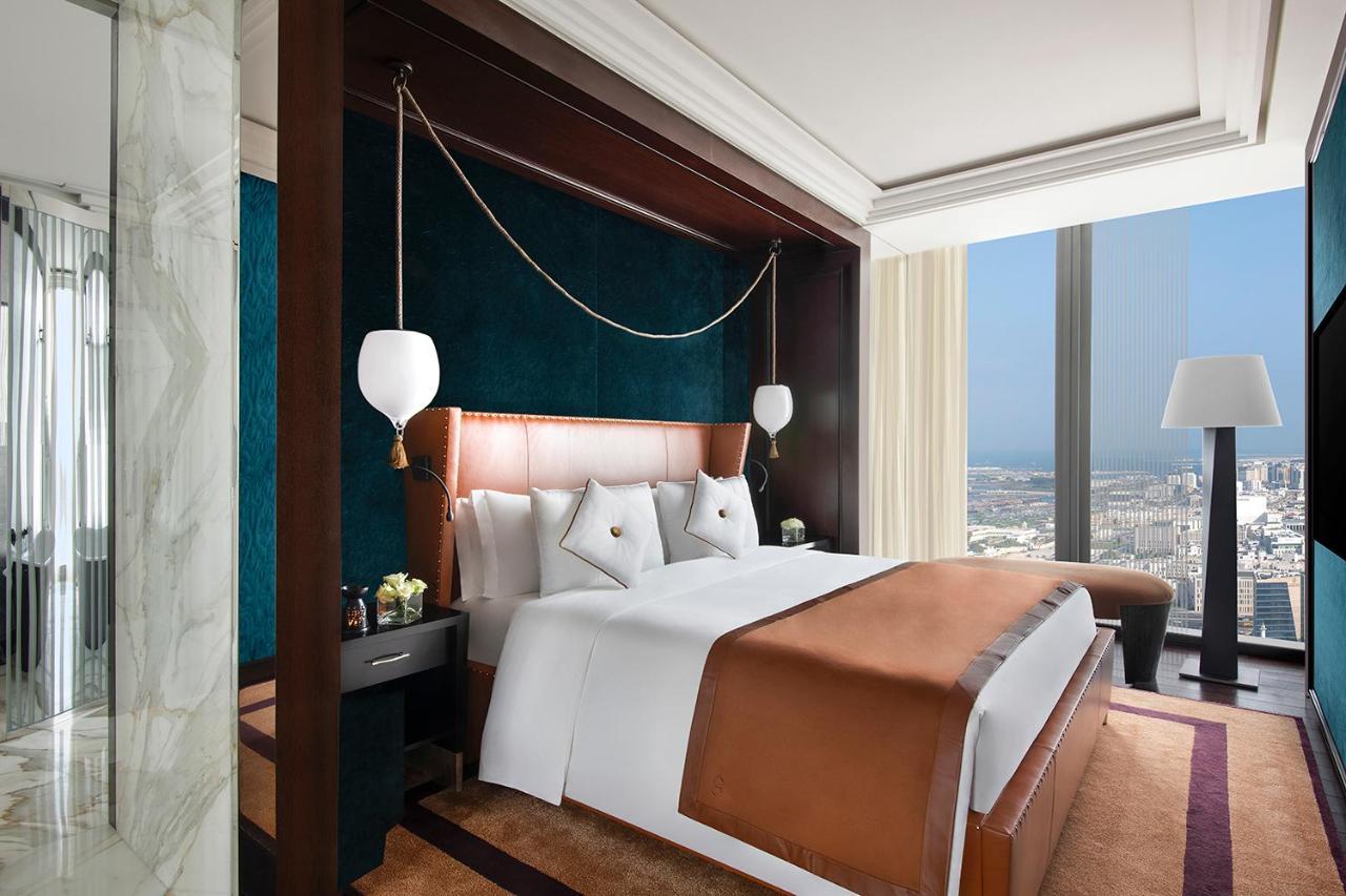 Banyan Tree Doha At La Cigale Mushaireb Экстерьер фото A bedroom at the Ritz-Carlton, DIFC